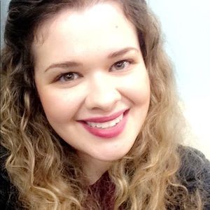 Meet your Posher, Caitlyn